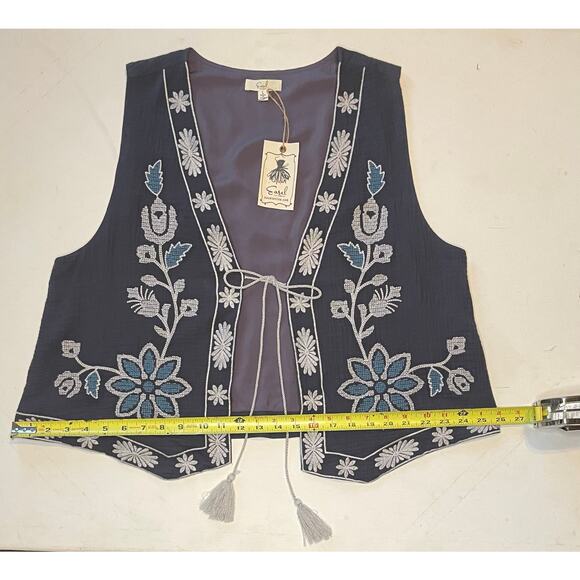 Easel Los Angeles Embroidered Boho Vest Women’s L Blue Gray Floral Tassel NWOT - Picture 5 of 9